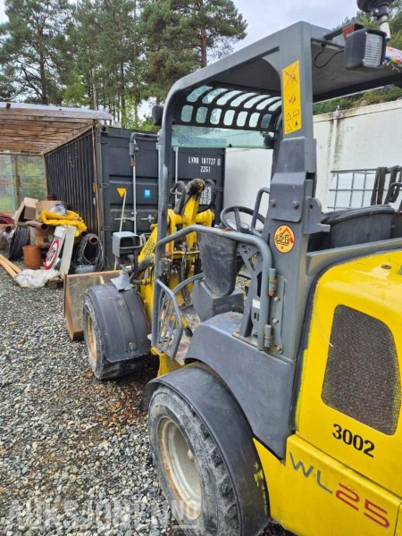 2015 Wacker Neuson WL 25 hjullaster med kost og skuff - Skid steer: gambar 2 2015 Wacker Neuson WL 25 hjullaster med kost og skuff - Skid steer: gambar 2
