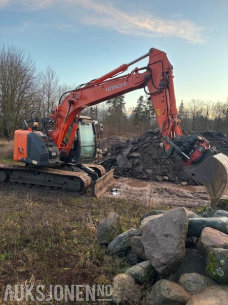 2016 Hitachi ZX135US-58 Beltegraver - Rotortilt - 3 skuffer - Ekskavator: gambar 1 2016 Hitachi ZX135US-58 Beltegraver - Rotortilt - 3 skuffer - Ekskavator: gambar 1