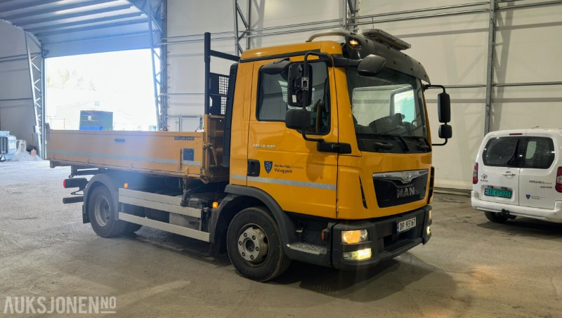 2016 MAN TGL 12.220 4X2 Lastebil med plan | 3-veis tipp | Kun 32 163 km | EU-godkjent til 02/2026 - Truk flatbed: gambar 3 2016 MAN TGL 12.220 4X2 Lastebil med plan | 3-veis tipp | Kun 32 163 km | EU-godkjent til 02/2026 - Truk flatbed: gambar 3