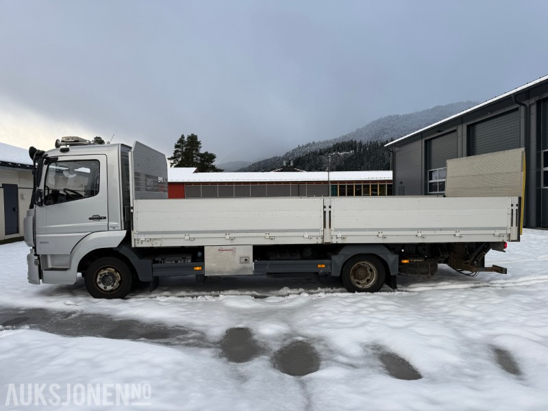 2016 Mercedes-Benz Atego 816 planbil med Zepro løftelem - C1 førarkort - Eu godkjent - Truk flatbed: gambar 2 2016 Mercedes-Benz Atego 816 planbil med Zepro løftelem - C1 førarkort - Eu godkjent - Truk flatbed: gambar 2