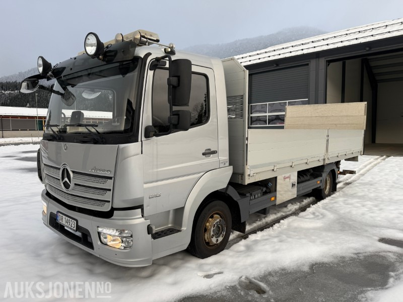 2016 Mercedes-Benz Atego 816 planbil med Zepro løftelem - C1 førarkort - Eu godkjent - Truk flatbed: gambar 1 2016 Mercedes-Benz Atego 816 planbil med Zepro løftelem - C1 førarkort - Eu godkjent - Truk flatbed: gambar 1