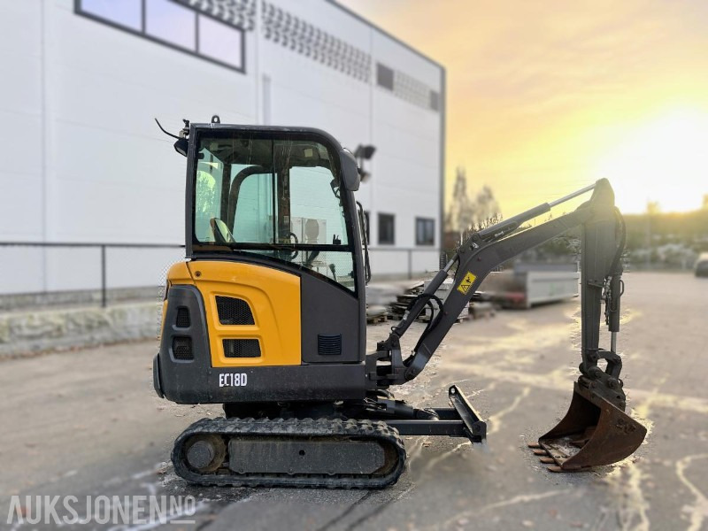 2017 VOLVO EC18D MINIGRAVER 1790 KG SMP GRAVESKUFFE 2358 TIMER - Ekskavator mini: gambar 3 2017 VOLVO EC18D MINIGRAVER 1790 KG SMP GRAVESKUFFE 2358 TIMER - Ekskavator mini: gambar 3