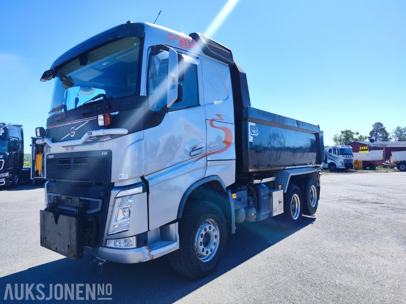 2017 Volvo FH540 6x4 med Norslep dumperkasse – Tandemløft, brøyteopplegg og komplett tilhengeropplegg - Truk jungkit: gambar 1 2017 Volvo FH540 6x4 med Norslep dumperkasse – Tandemløft, brøyteopplegg og komplett tilhengeropplegg - Truk jungkit: gambar 1