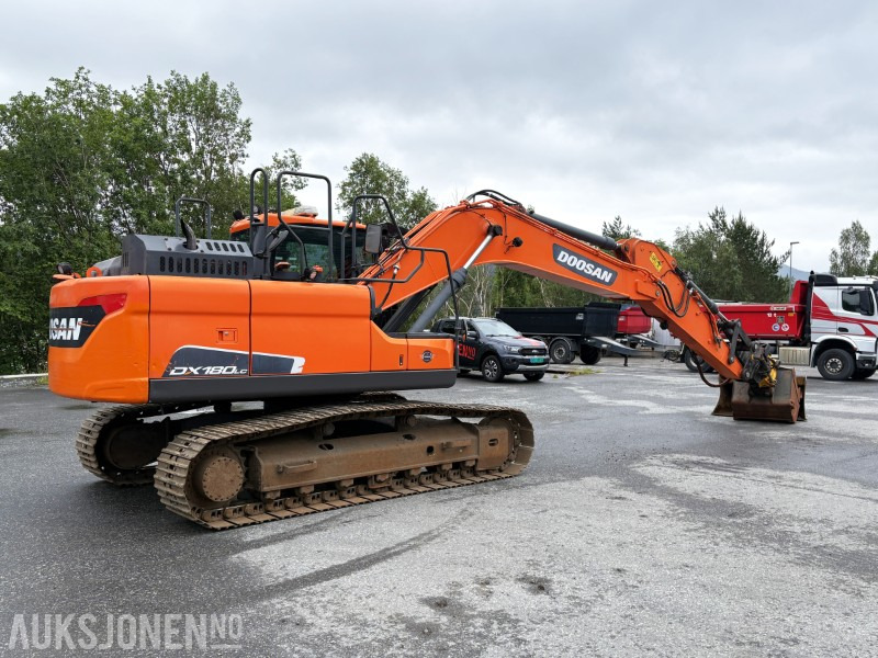 2018 Doosan DX180LC-5 - 6 381 timer - tiltrotator - 2 skuffer - sertifisert - Ekskavator: gambar 3 2018 Doosan DX180LC-5 - 6 381 timer - tiltrotator - 2 skuffer - sertifisert - Ekskavator: gambar 3