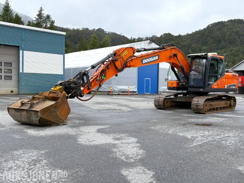 2018 Doosan DX180LC-5 - 6 381 timer - tiltrotator - 2 skuffer - sertifisert - Ekskavator: gambar 1 2018 Doosan DX180LC-5 - 6 381 timer - tiltrotator - 2 skuffer - sertifisert - Ekskavator: gambar 1