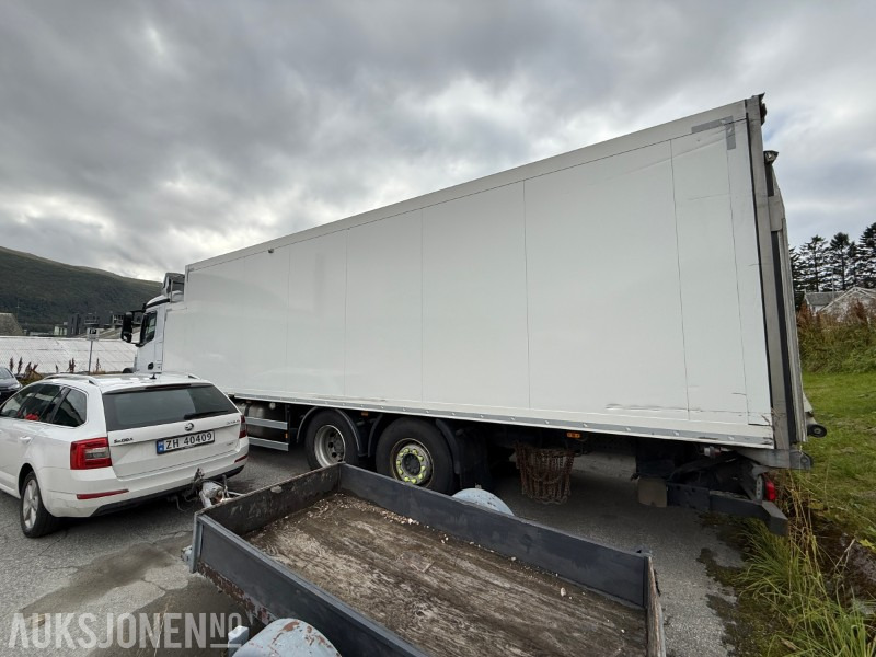 2018 Mercedes-Benz Antos 2545 6X2 - Thermo - Bakløft - 21 Paller - 129839KM - Truk box: gambar 2 2018 Mercedes-Benz Antos 2545 6X2 - Thermo - Bakløft - 21 Paller - 129839KM - Truk box: gambar 2