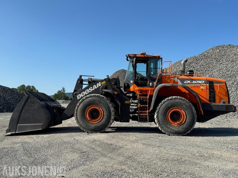 2019 Doosan DL550-5 hjullaster med skuffe / Spakstyring / Loadtronic vekt - Wheel loader: gambar 4 2019 Doosan DL550-5 hjullaster med skuffe / Spakstyring / Loadtronic vekt - Wheel loader: gambar 4