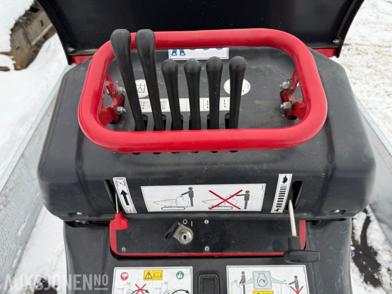 2020 Hinowa HS701 Selvlastende minidumper - Honda GX270 motor - 700 kg nyttelast - Tempat sampah: gambar 5 2020 Hinowa HS701 Selvlastende minidumper - Honda GX270 motor - 700 kg nyttelast - Tempat sampah: gambar 5