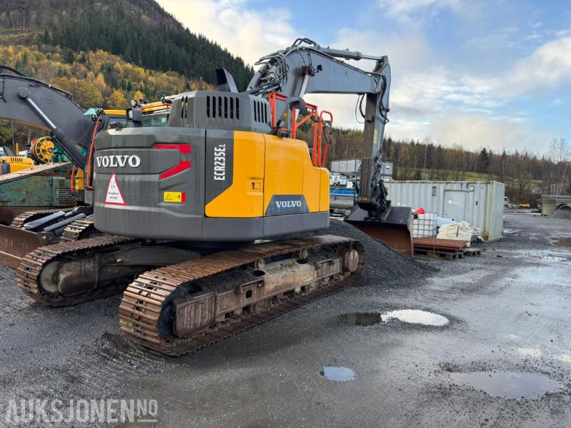 2020 Volvo ECR 235EL Gravemaskin - S70 feste - Pusskuffe - Sentralsmøring - bunkringspumpe - Tiltrotator - Pusskuffe - Sertifisert - Ekskavator: gambar 2 2020 Volvo ECR 235EL Gravemaskin - S70 feste - Pusskuffe - Sentralsmøring - bunkringspumpe - Tiltrotator - Pusskuffe - Sertifisert - Ekskavator: gambar 2