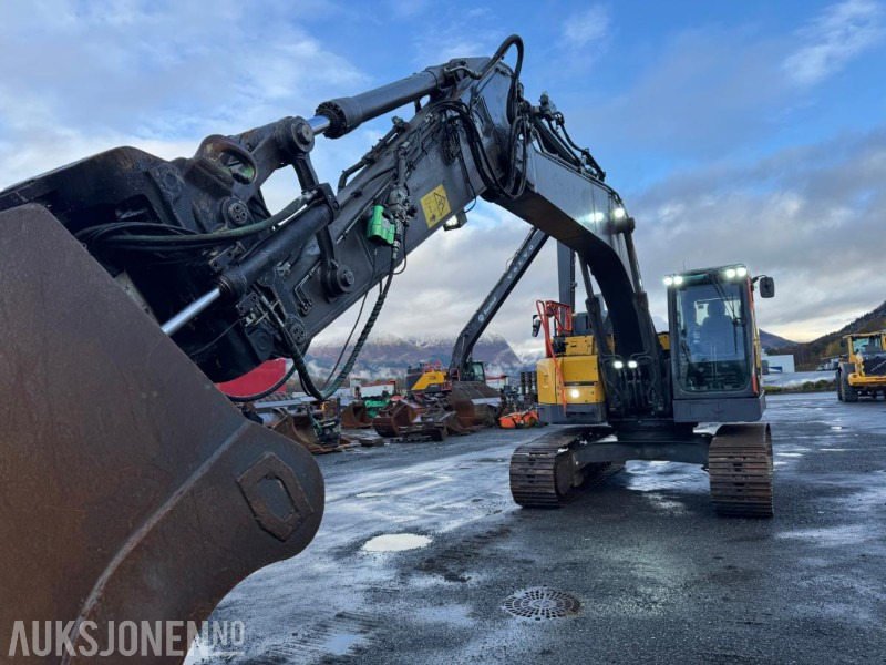 2020 Volvo ECR 235EL Gravemaskin - S70 feste - Pusskuffe - Sentralsmøring - bunkringspumpe - Tiltrotator - Pusskuffe - Sertifisert - Ekskavator: gambar 4 2020 Volvo ECR 235EL Gravemaskin - S70 feste - Pusskuffe - Sentralsmøring - bunkringspumpe - Tiltrotator - Pusskuffe - Sertifisert - Ekskavator: gambar 4