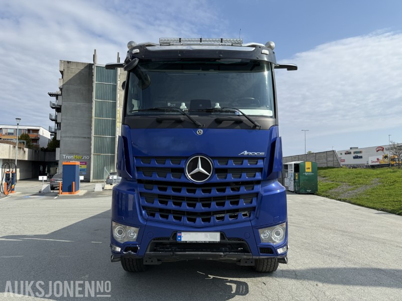 2021 Mercedes-Benz Arocs 3263 8x4 tridem tippbil - Truk jungkit: gambar 2 2021 Mercedes-Benz Arocs 3263 8x4 tridem tippbil - Truk jungkit: gambar 2