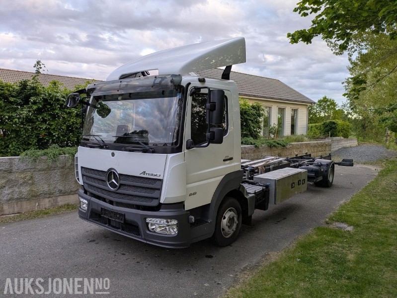 2021 Mercedes-Benz Atego 818 Automat - Truk sasis: gambar 1 2021 Mercedes-Benz Atego 818 Automat - Truk sasis: gambar 1