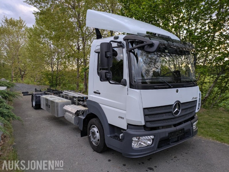 2021 Mercedes-Benz Atego 818 Automat - Truk sasis: gambar 3 2021 Mercedes-Benz Atego 818 Automat - Truk sasis: gambar 3