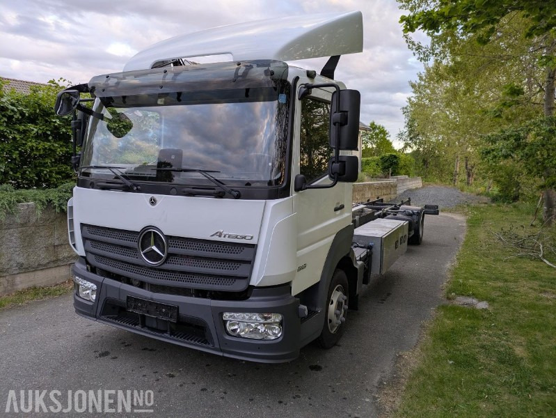 2021 Mercedes-Benz Atego 818 Automat - Truk sasis: gambar 2 2021 Mercedes-Benz Atego 818 Automat - Truk sasis: gambar 2