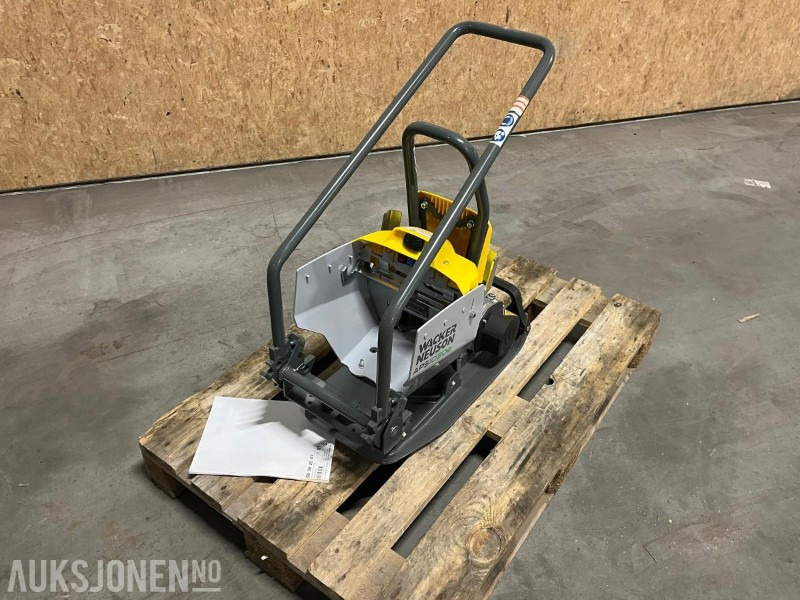2022 Wacker Neuson vibroplate - Aps1030e - Roller: gambar 3 2022 Wacker Neuson vibroplate - Aps1030e - Roller: gambar 3