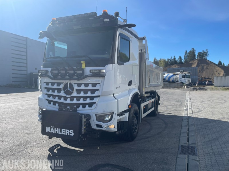2024 Mercedes-Benz Arocs 1842 4x4 Kombibil m/brøyteopplegg – Kun 13 000 km - Som NY! - Truk jungkit: gambar 2 2024 Mercedes-Benz Arocs 1842 4x4 Kombibil m/brøyteopplegg – Kun 13 000 km - Som NY! - Truk jungkit: gambar 2