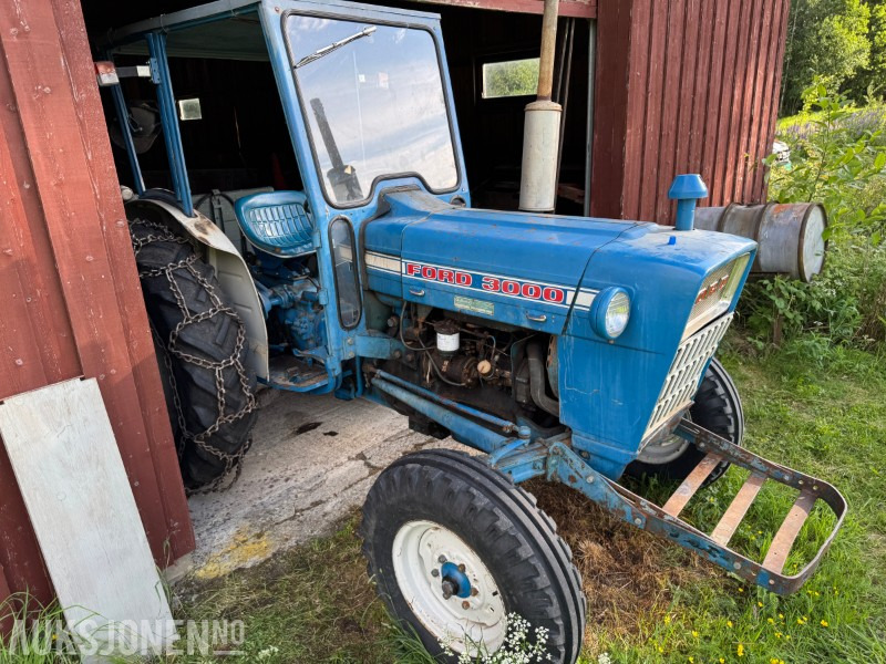 DØDSBO FRA SMÅBRUK MED 1970 FORD 3000, MASSE UTSTYR OG VERKSTEDSUTSTYR - Traktor: gambar 2 DØDSBO FRA SMÅBRUK MED 1970 FORD 3000, MASSE UTSTYR OG VERKSTEDSUTSTYR - Traktor: gambar 2