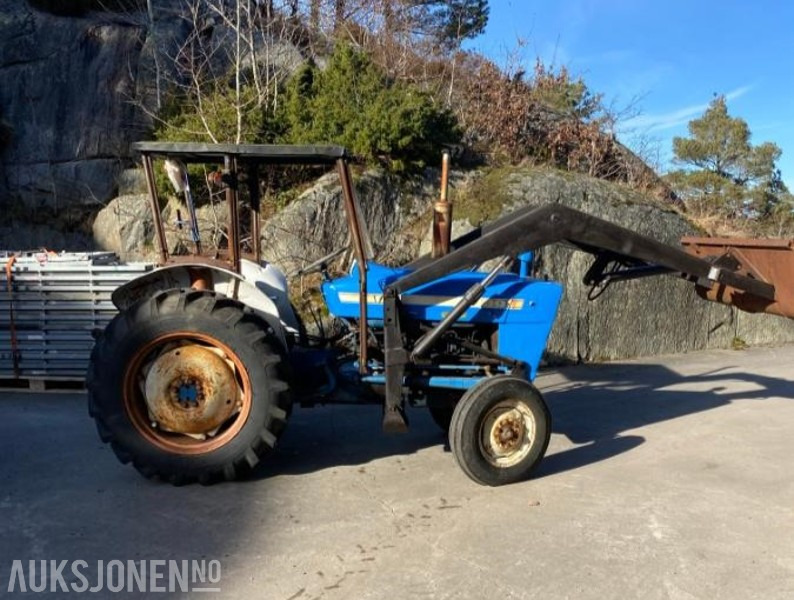 Ford 2000 TRAKTOR MED LASTER SKUFFE KRAFTUTTAK OG 3 PUNKT - Traktor: gambar 3 Ford 2000 TRAKTOR MED LASTER SKUFFE KRAFTUTTAK OG 3 PUNKT - Traktor: gambar 3