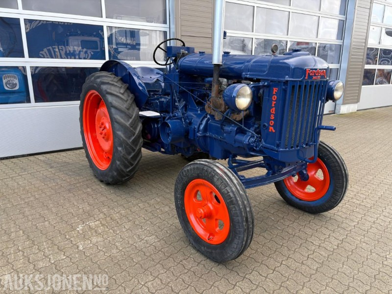 Ford Fordson-Stegamajor E27N - Traktor: gambar 4 Ford Fordson-Stegamajor E27N - Traktor: gambar 4