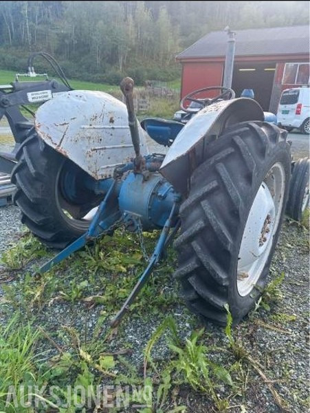 Ford dexta - Traktor: gambar 5 Ford dexta - Traktor: gambar 5