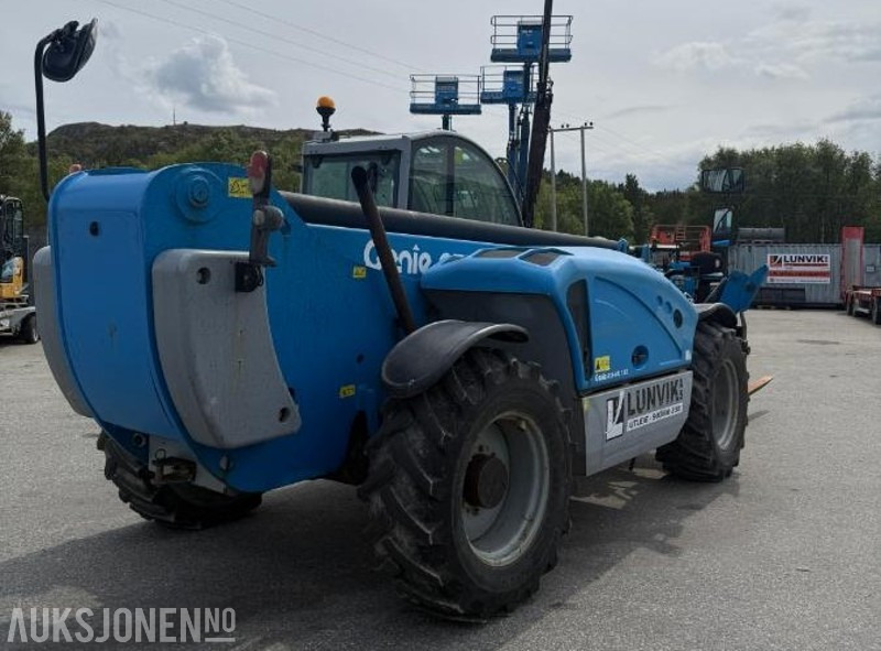 Genie GTH-4017 SX - Teleskoptruck - 4x4 med firehjulssving - Skuffe og pallegafler med hydraulisk bredding - Telehandler: gambar 4 Genie GTH-4017 SX - Teleskoptruck - 4x4 med firehjulssving - Skuffe og pallegafler med hydraulisk bredding - Telehandler: gambar 4
