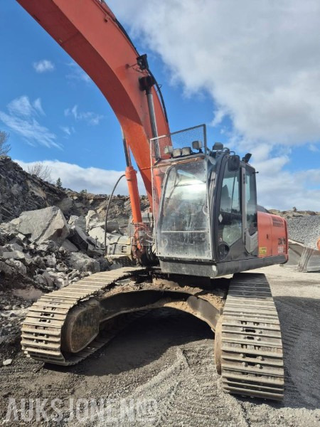 Ekskavator Hitachi ZX280LC Ny motor 2.500 timer siden, nye belter 1.000timer siden , Sentralsmøring, hurtigkobling, 11.600 arbeidstimer, 1 skuffe: gambar 1