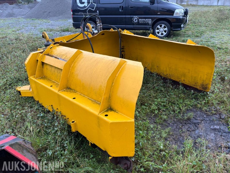 Hydraulisk U-plog med Volvo BM Feste. 6m bred i utstrakt posisjon - Wheel loader: gambar 1 Hydraulisk U-plog med Volvo BM Feste. 6m bred i utstrakt posisjon - Wheel loader: gambar 1