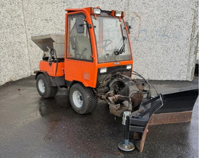 2002 Holder C240 Traktorregistrert redskapsbærer med 4x4 brøyteskjær og strøer - Kendaraan Kota/ Khusus: gambar 3 2002 Holder C240 Traktorregistrert redskapsbærer med 4x4 brøyteskjær og strøer - Kendaraan Kota/ Khusus: gambar 3