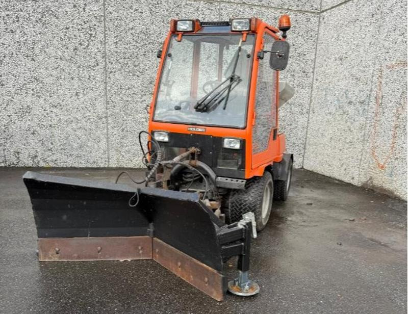 2002 Holder C240 Traktorregistrert redskapsbærer med 4x4 brøyteskjær og strøer - Kendaraan Kota/ Khusus: gambar 5 2002 Holder C240 Traktorregistrert redskapsbærer med 4x4 brøyteskjær og strøer - Kendaraan Kota/ Khusus: gambar 5