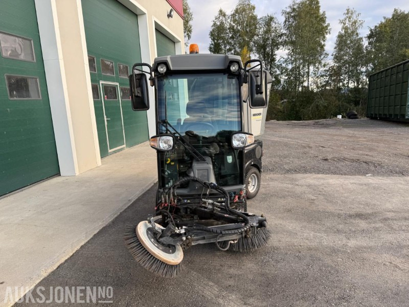 2013 Kärcher Feiemaskin/multimaskin lite brukt - Kendaraan Kota/ Khusus: gambar 2 2013 Kärcher Feiemaskin/multimaskin lite brukt - Kendaraan Kota/ Khusus: gambar 2