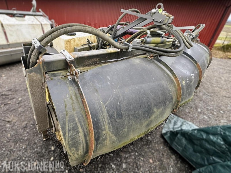 2014 HOLMS SH-3.0 FEIEKOST MED VANNTANKER OG STØVDEMPING - Lampiran untuk Peralatan konstruksi: gambar 4 2014 HOLMS SH-3.0 FEIEKOST MED VANNTANKER OG STØVDEMPING - Lampiran untuk Peralatan konstruksi: gambar 4