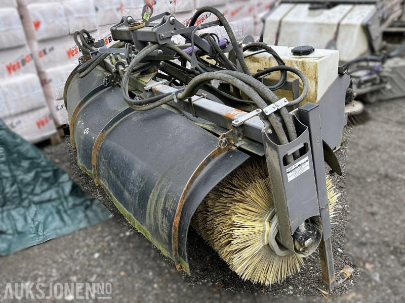 2014 HOLMS SH-3.0 FEIEKOST MED VANNTANKER OG STØVDEMPING - Lampiran untuk Peralatan konstruksi: gambar 3 2014 HOLMS SH-3.0 FEIEKOST MED VANNTANKER OG STØVDEMPING - Lampiran untuk Peralatan konstruksi: gambar 3