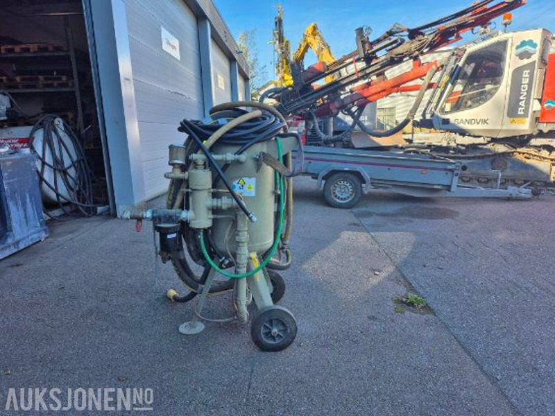 2017 Andre Clemco 50L Sandblåser - Lampiran untuk Peralatan konstruksi: gambar 1 2017 Andre Clemco 50L Sandblåser - Lampiran untuk Peralatan konstruksi: gambar 1