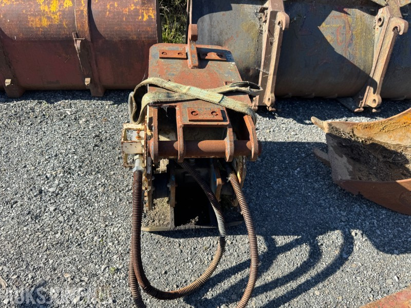 Furukawa vibroplate for gravemaskin med KM20 feste - Lampiran untuk Peralatan konstruksi: gambar 4 Furukawa vibroplate for gravemaskin med KM20 feste - Lampiran untuk Peralatan konstruksi: gambar 4