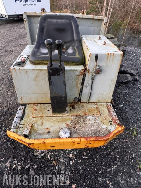 Neuson Beltegående miniudmper - RK15 - Treveis tipp - Yanmar 3TN82E Dieselmotor - Tempat sampah: gambar 2 Neuson Beltegående miniudmper - RK15 - Treveis tipp - Yanmar 3TN82E Dieselmotor - Tempat sampah: gambar 2