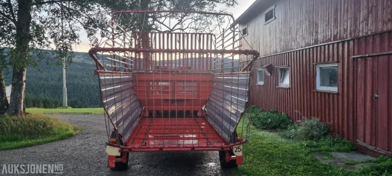 1987 Strautmann LBT19 - Peralatan pertanian: gambar 4 1987 Strautmann LBT19 - Peralatan pertanian: gambar 4