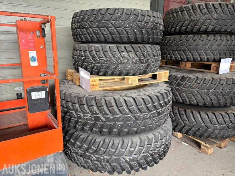 2010 Nokian Tri 2 Veidekk med pigg. 360/80 R24 og 440/80 R34 - Peralatan pertanian: gambar 2 2010 Nokian Tri 2 Veidekk med pigg. 360/80 R24 og 440/80 R34 - Peralatan pertanian: gambar 2
