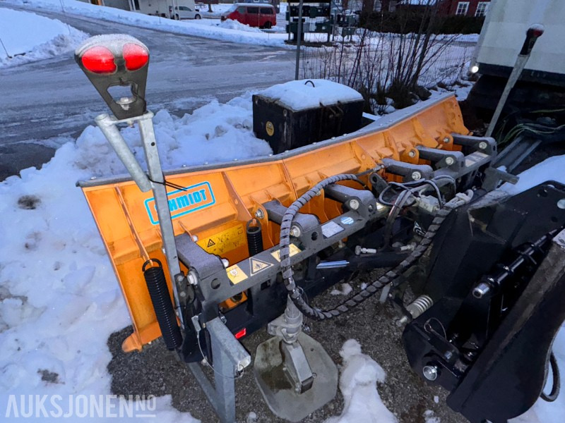 2018 Schmidt MS 27 C snøplog /brøyteskjær - Hydraylisk sving - Bredde 2700 mm - Trepunkts feste - Slepesko - Parkeringsstativ - Peralatan pertanian: gambar 1 2018 Schmidt MS 27 C snøplog /brøyteskjær - Hydraylisk sving - Bredde 2700 mm - Trepunkts feste - Slepesko - Parkeringsstativ - Peralatan pertanian: gambar 1