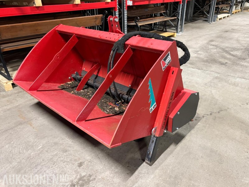 Igland DS 600 hydraulisk sandstrøer - Peralatan pertanian: gambar 1 Igland DS 600 hydraulisk sandstrøer - Peralatan pertanian: gambar 1