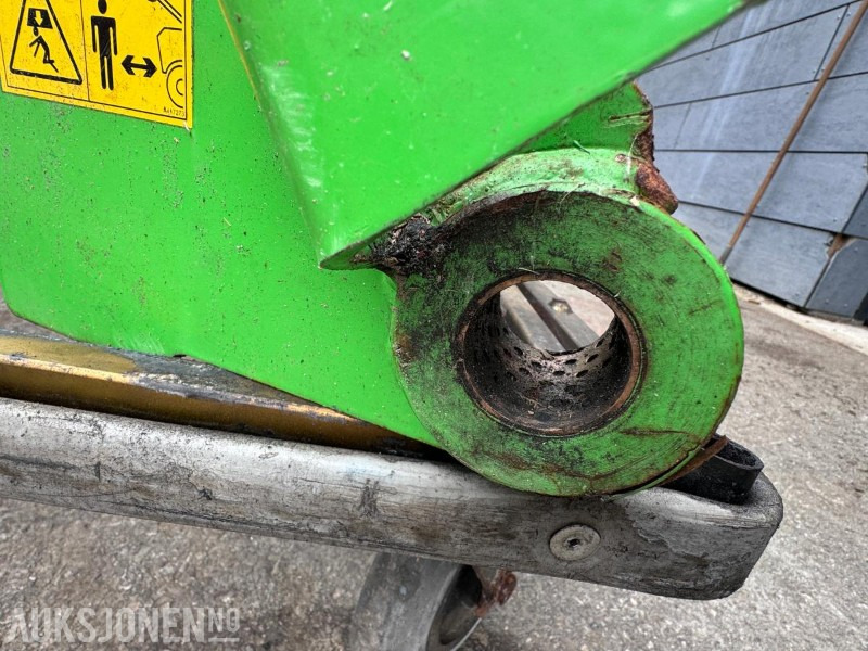 Lite brukt løftearm til Avant 630 - Peralatan pertanian: gambar 5 Lite brukt løftearm til Avant 630 - Peralatan pertanian: gambar 5