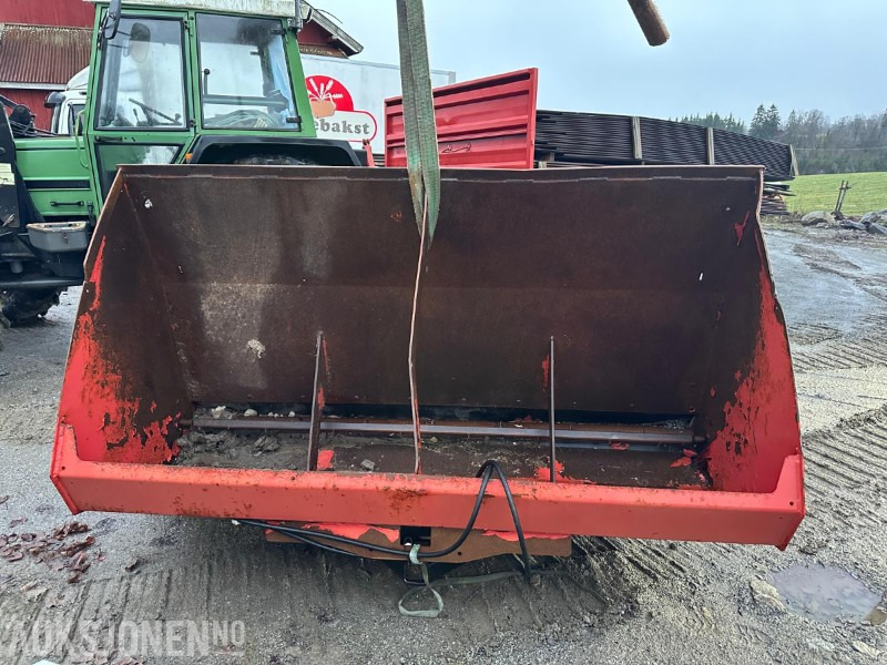 TOKVAM SAND-/STRØKASSE (REPOBJEKT) - Peralatan pertanian: gambar 1 TOKVAM SAND-/STRØKASSE (REPOBJEKT) - Peralatan pertanian: gambar 1