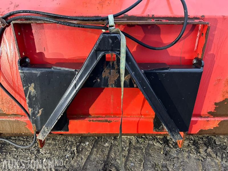 TOKVAM SAND-/STRØKASSE (REPOBJEKT) - Peralatan pertanian: gambar 4 TOKVAM SAND-/STRØKASSE (REPOBJEKT) - Peralatan pertanian: gambar 4