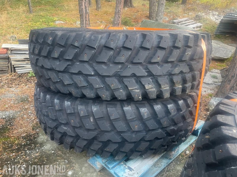 Traktorhjul - Nokian Tri 2, 4 stk -hvorav 2 framhjul, og 2 bakhjul - Peralatan pertanian: gambar 2 Traktorhjul - Nokian Tri 2, 4 stk -hvorav 2 framhjul, og 2 bakhjul - Peralatan pertanian: gambar 2