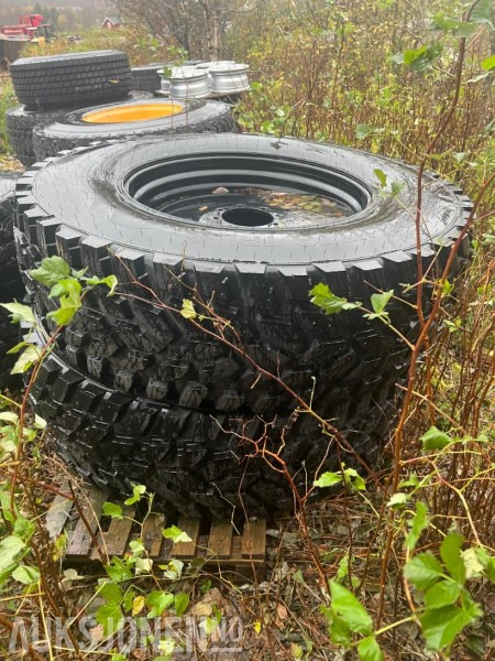 Vinter hjulsett Hakkapelitta tri 540/80R38 og 440/80R28 - Peralatan pertanian: gambar 3 Vinter hjulsett Hakkapelitta tri 540/80R38 og 440/80R28 - Peralatan pertanian: gambar 3