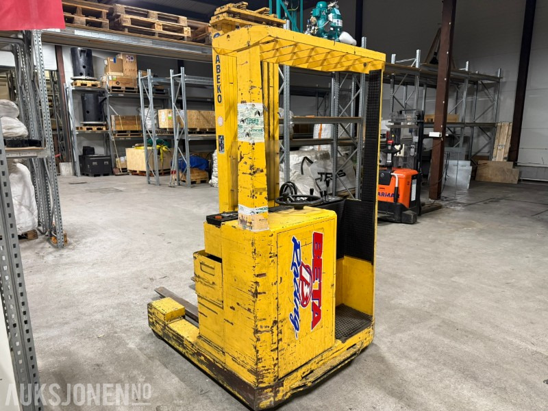 1995 ABECO 12 SMATTF – Elektrisk skyvemasttruck / stabler 1200 kg, 5,65 m løftehøyde - Peralatan untuk menangani material: gambar 4 1995 ABECO 12 SMATTF – Elektrisk skyvemasttruck / stabler 1200 kg, 5,65 m løftehøyde - Peralatan untuk menangani material: gambar 4