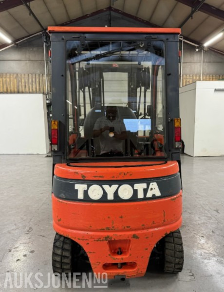 1995 Toyota FBM25 - Peralatan untuk menangani material: gambar 3 1995 Toyota FBM25 - Peralatan untuk menangani material: gambar 3