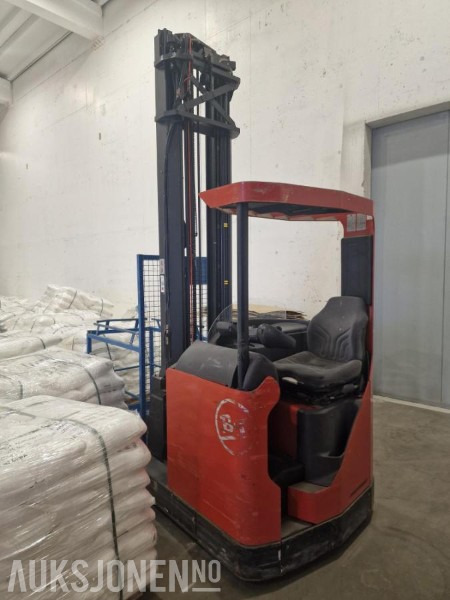 2004 BT Skyvemast truck med vekt. Kun 1412 timer. Modell RR B2 - Peralatan untuk menangani material: gambar 2 2004 BT Skyvemast truck med vekt. Kun 1412 timer. Modell RR B2 - Peralatan untuk menangani material: gambar 2