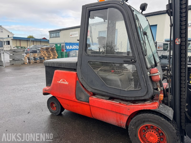 2006 Linde E48P motvekttruck med 4610 kg løftekapasitet - Peralatan untuk menangani material: gambar 3 2006 Linde E48P motvekttruck med 4610 kg løftekapasitet - Peralatan untuk menangani material: gambar 3