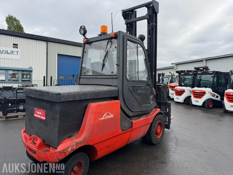 2006 Linde E48P motvekttruck med 4610 kg løftekapasitet - Peralatan untuk menangani material: gambar 4 2006 Linde E48P motvekttruck med 4610 kg løftekapasitet - Peralatan untuk menangani material: gambar 4
