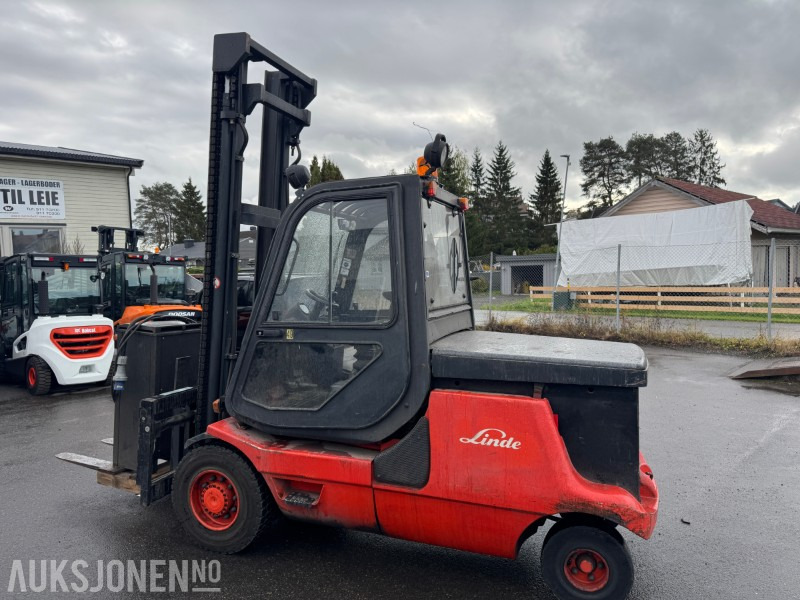 2006 Linde E48P motvekttruck med 4610 kg løftekapasitet - Peralatan untuk menangani material: gambar 5 2006 Linde E48P motvekttruck med 4610 kg løftekapasitet - Peralatan untuk menangani material: gambar 5